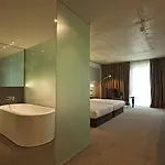 Hotel Graffit Gallery Design