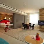 Graffit Gallery Design Hotel Warna