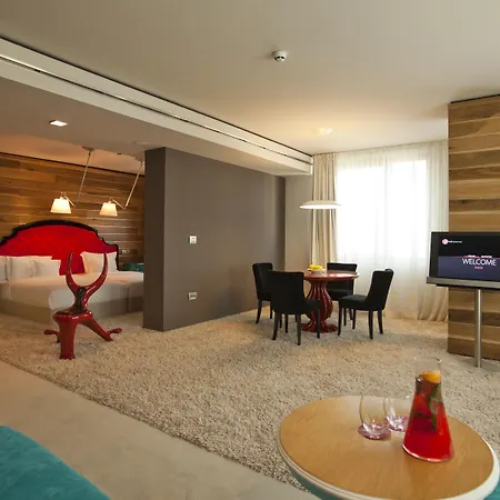 Graffit Gallery Design Отель Варна