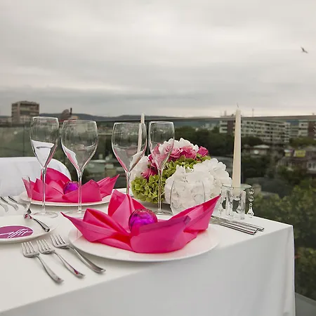 Graffit Gallery Design Отель Варна