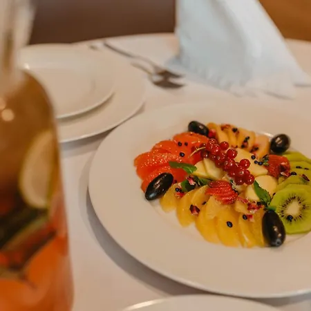 Graffit Gallery Design 5* Варна