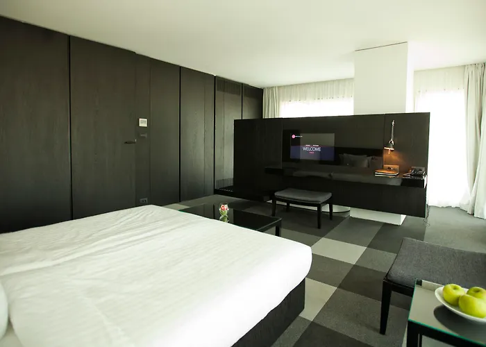 涂鸦画廊设计酒店