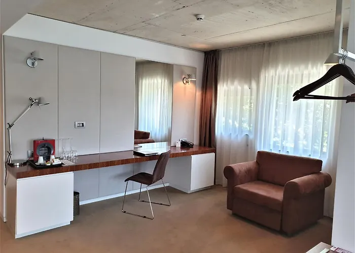 涂鸦画廊设计酒店