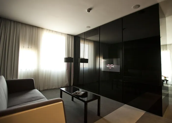 酒店 涂鸦画廊设计酒店