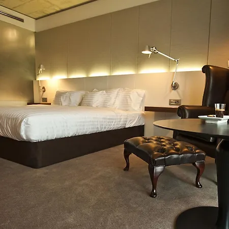 Hotel Graffit Gallery Design Warna