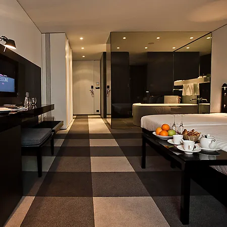 Hotel Graffit Gallery Design