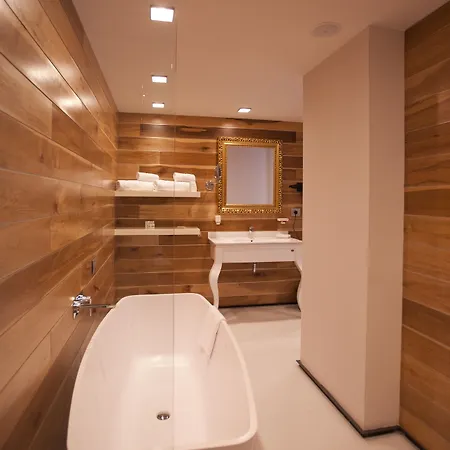 Hotel Graffit Gallery Design Warna