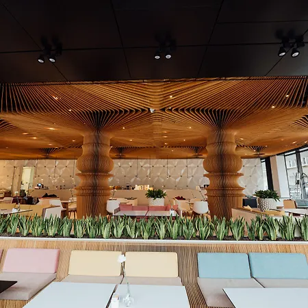 Hotel Graffit Gallery Design Warna