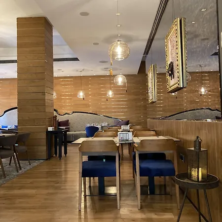 מלון Graffit Gallery Design 5*