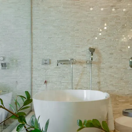 מלון Graffit Gallery Design 5*