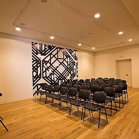 Graffit Gallery Design Hotel Warna