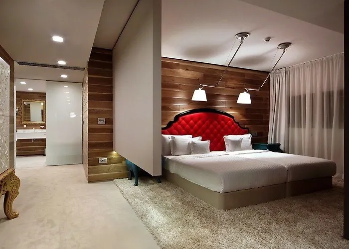 Graffit Gallery Design מלון 5*