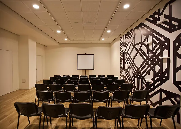 מלון Graffit Gallery Design וארנה