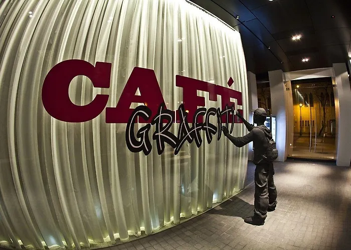 מלון Graffit Gallery Design 5*