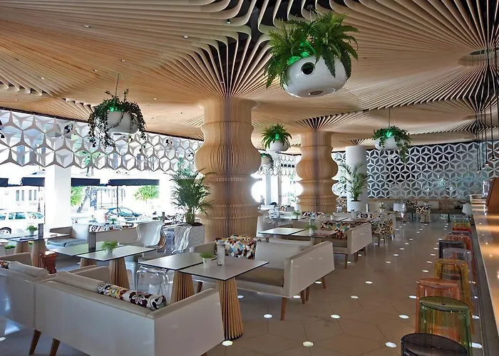 Graffit Gallery Design 5* וארנה