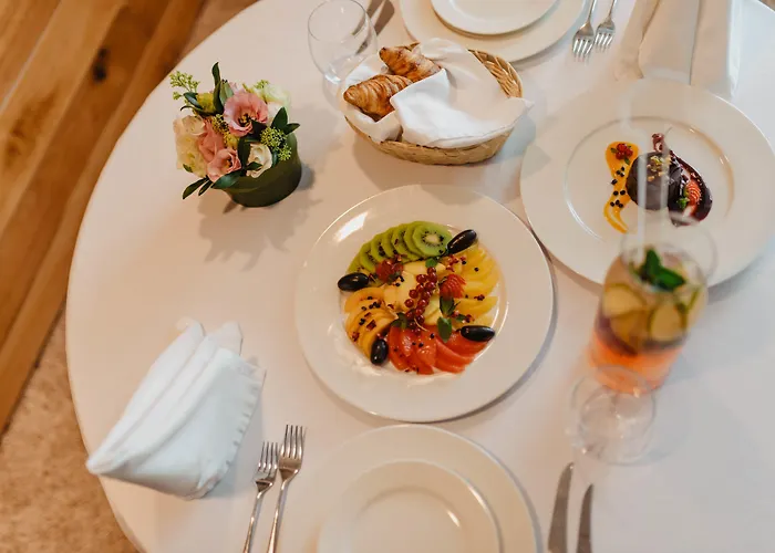 Graffit Gallery Design מלון וארנה