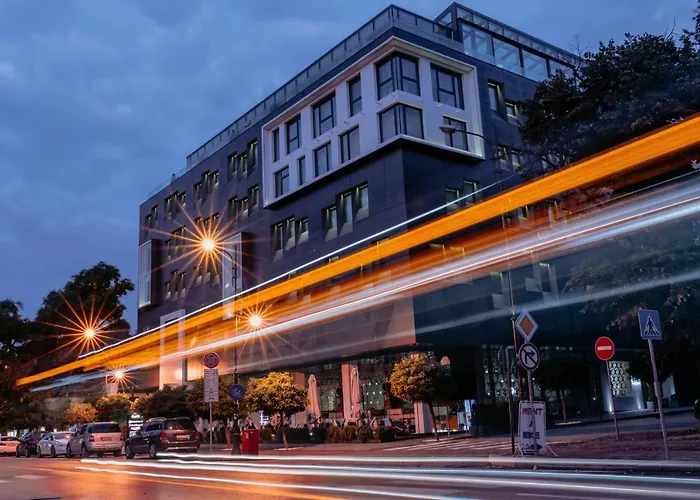 Graffit Gallery Design מלון וארנה